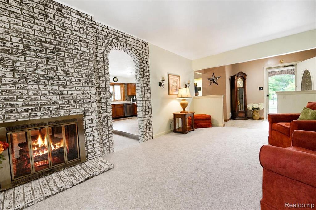 41768 Hanford Road Canton, MI 48187 - Photo 5 of 28