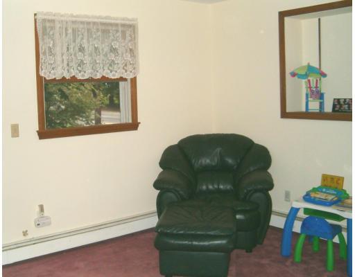 27 Concord Road Bedford, MA 01730 - Photo 3 of 13 Gallery Image 3