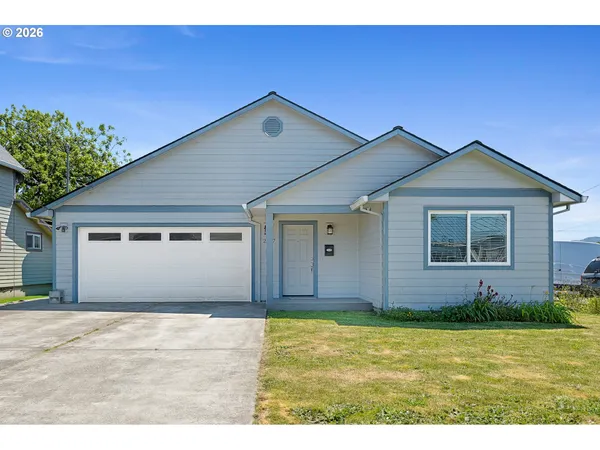 $438,500 | 2207 8th Street, Tillamook, OR 97141