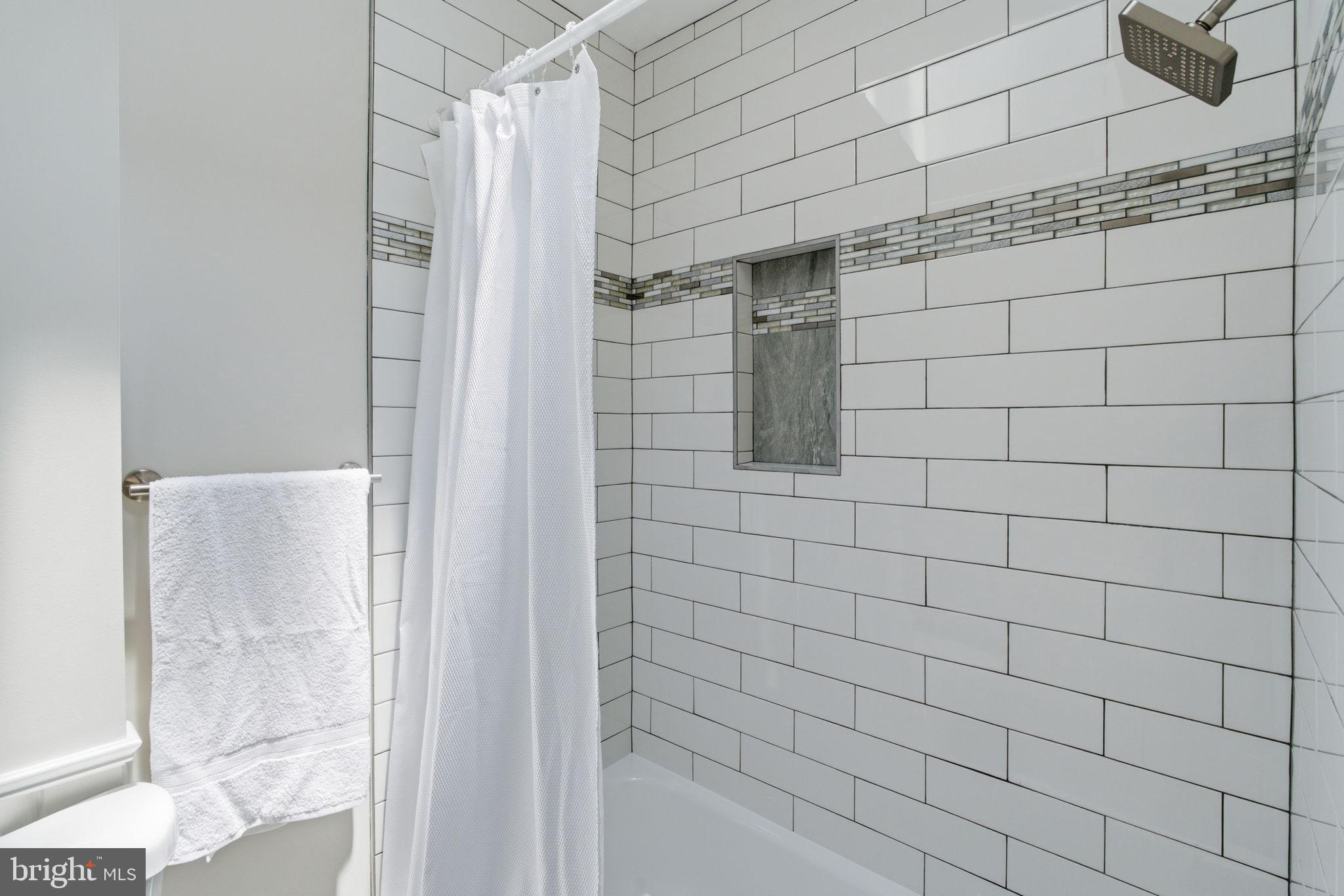 1006 North Rosedale Street Baltimore, MD 21216 - Photo 19 of 34 Full Bathroom