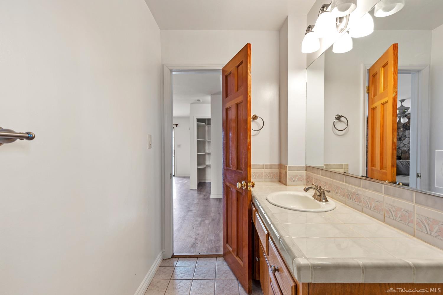23980 Woodford-Tehachapi Road Tehachapi, CA 93561 - Photo 28 of 47 Gallery Image 28