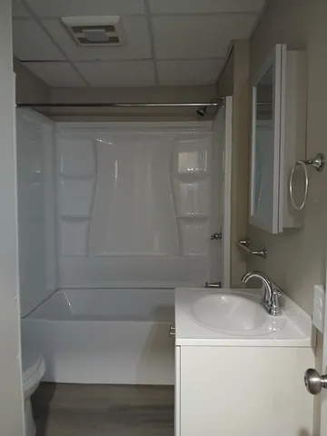 $2,800 | 1 Wheeler Avenue, Unit 2, Cranston, RI 02905