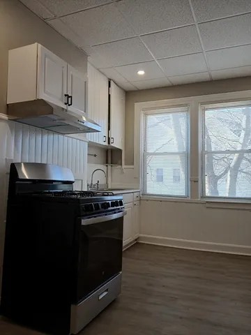 $2,800 | 1 Wheeler Avenue, Unit 2, Cranston, RI 02905