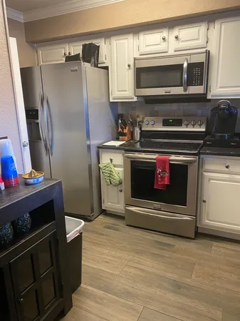 $2,000 | 509 Short Circuit, Unit 104, Horseshoe Bay, TX 78657