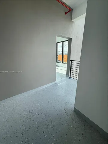 $2,400 | 1091 East 17th Street, Unit 301, Hialeah, FL 33010