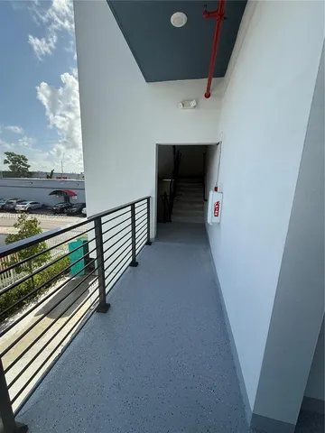 $2,400 | 1091 East 17th Street, Unit 301, Hialeah, FL 33010