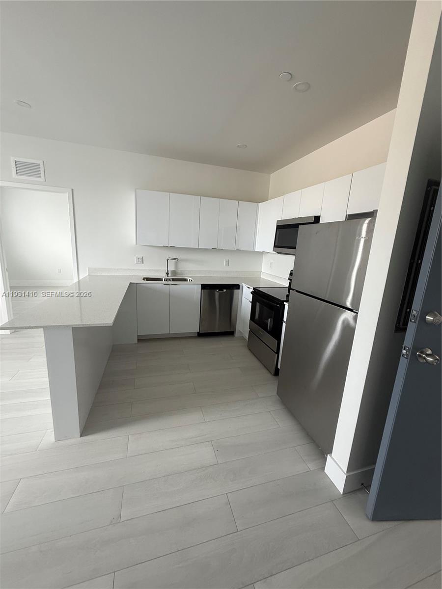 1091 East 17th Street, Unit 301 Hialeah, FL 33010 - Photo 3 of 21