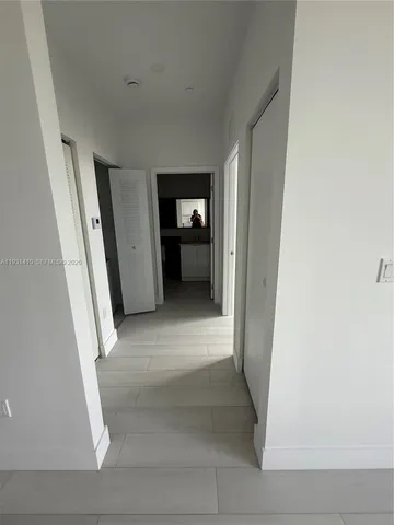 $2,400 | 1091 East 17th Street, Unit 301, Hialeah, FL 33010