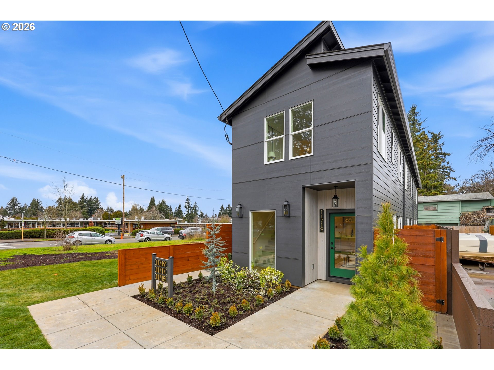 11717 Southeast Ash Street Portland, OR 97216 - Photo 5 of 48