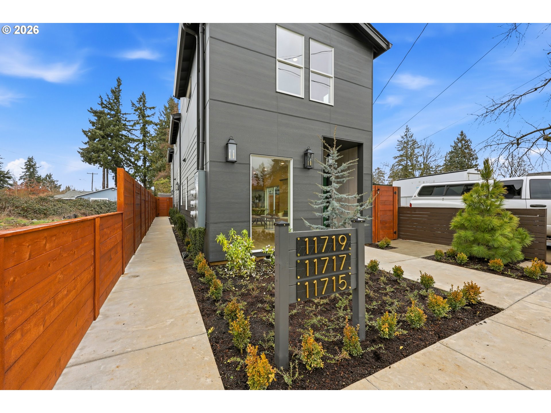 11717 Southeast Ash Street Portland, OR 97216 - Photo 8 of 48