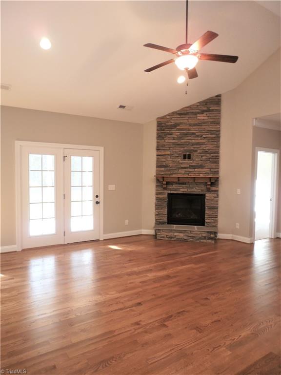 614 Kapstone Crossing Lexington, NC 27295 - Photo 4 of 20 Gallery Image 4