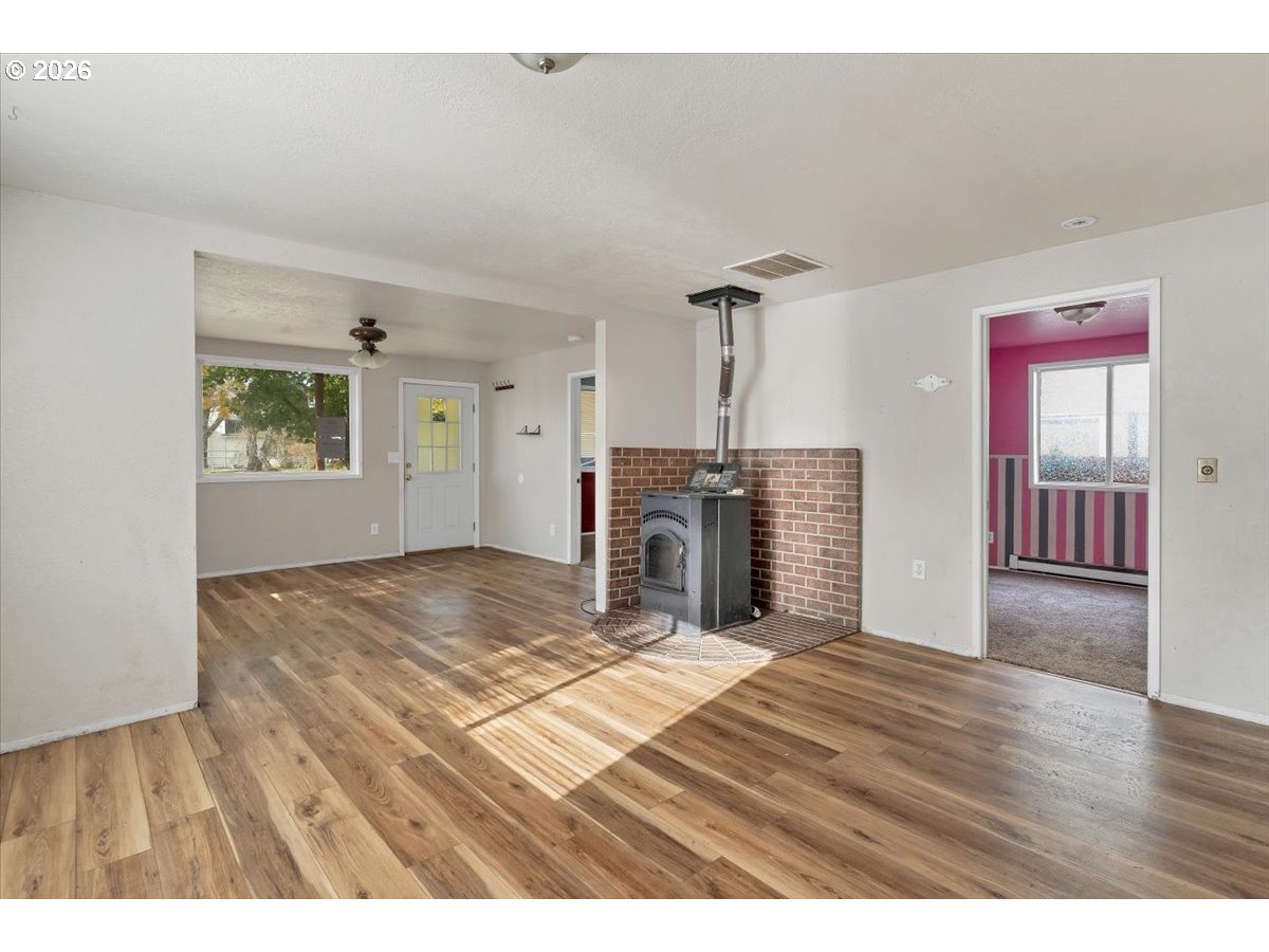 289 South 3rd Street Lebanon, OR 97355 - Photo 11 of 31