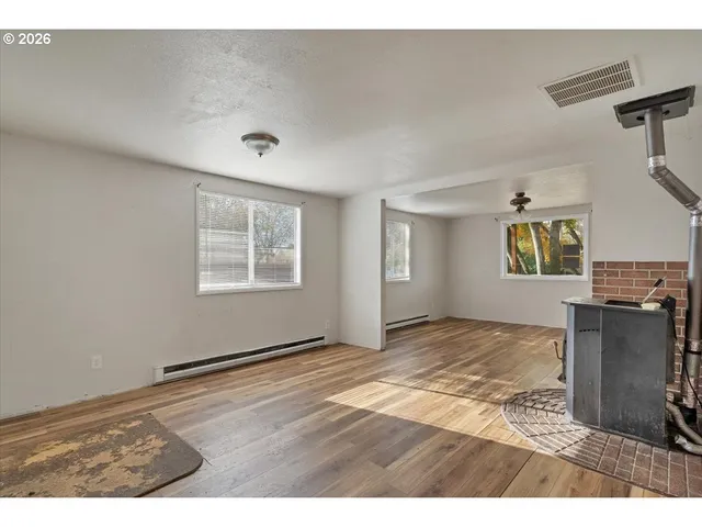 $270,000 | 289 South 3rd Street, Lebanon, OR 97355