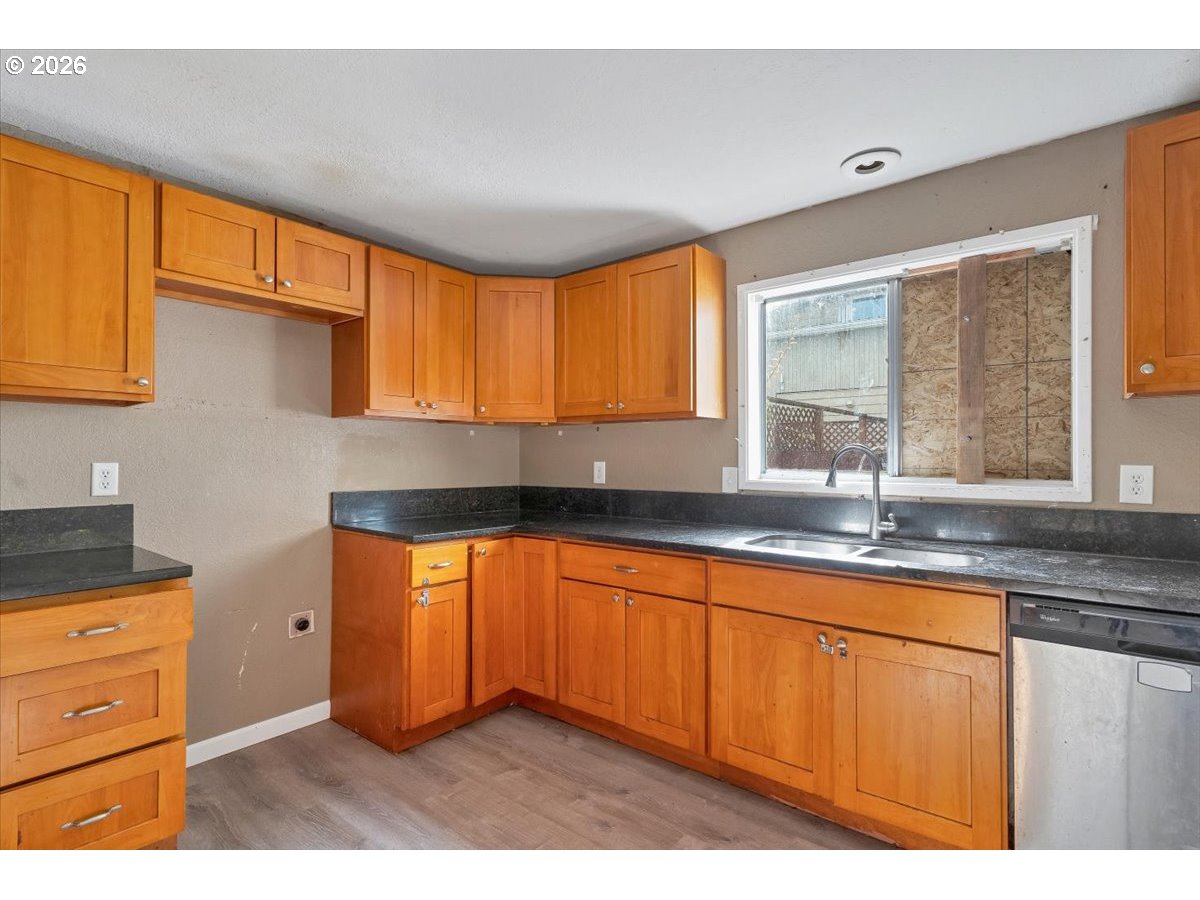 289 South 3rd Street Lebanon, OR 97355 - Photo 16 of 31