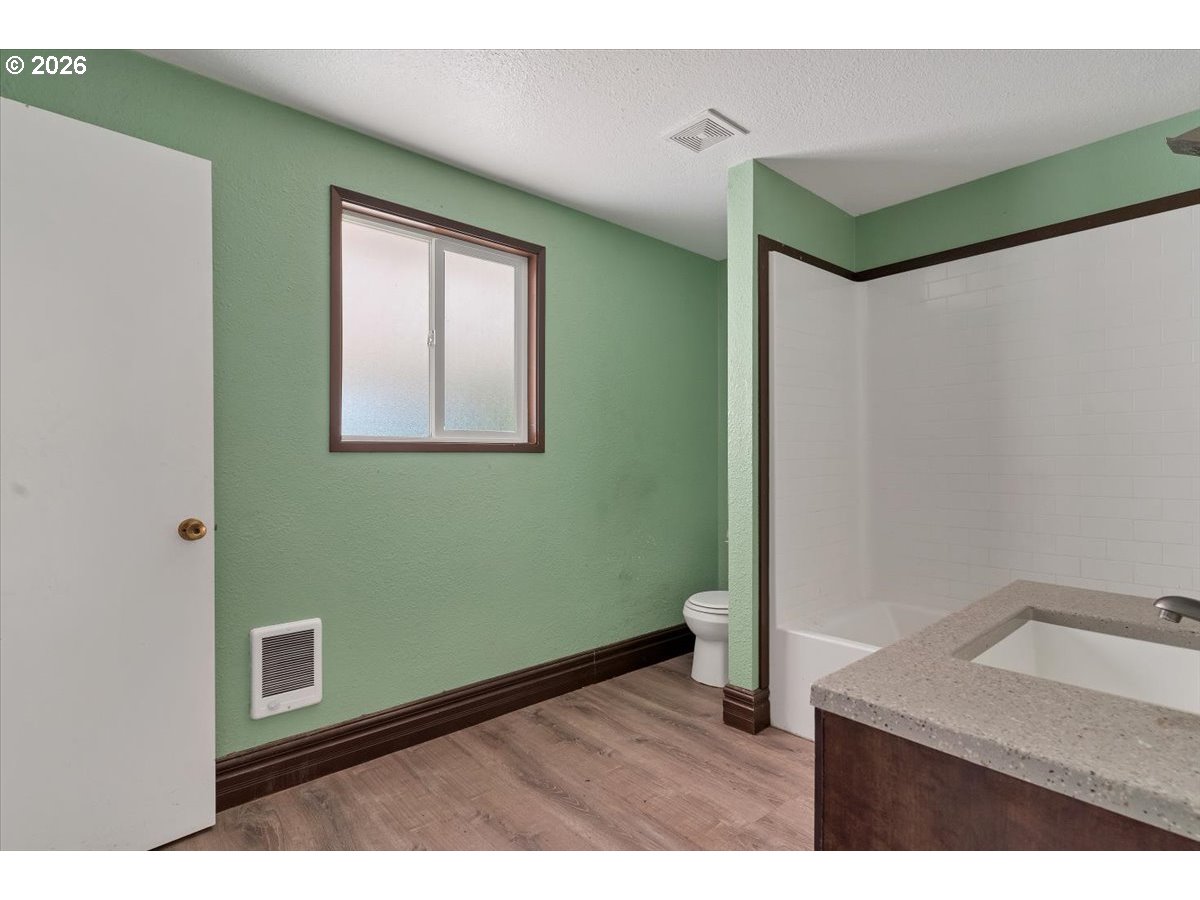 289 South 3rd Street Lebanon, OR 97355 - Photo 20 of 31