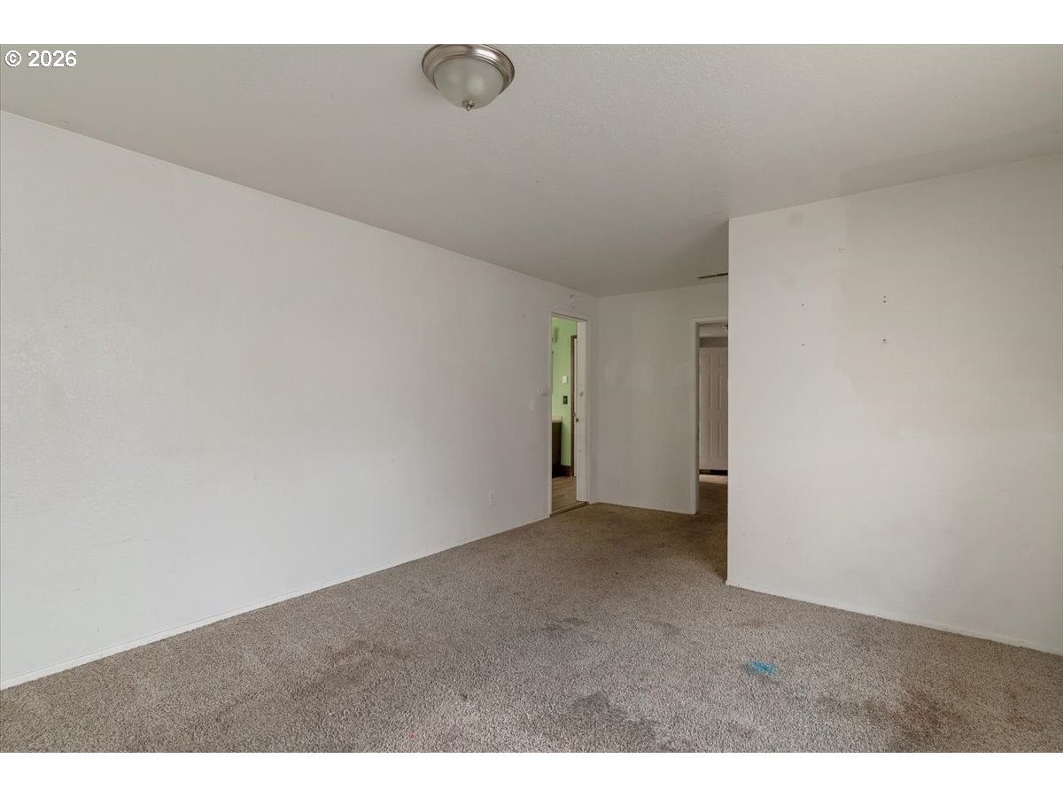 289 South 3rd Street Lebanon, OR 97355 - Photo 22 of 31