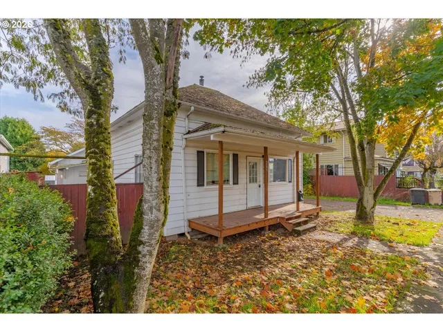 $270,000 | 289 South 3rd Street, Lebanon, OR 97355