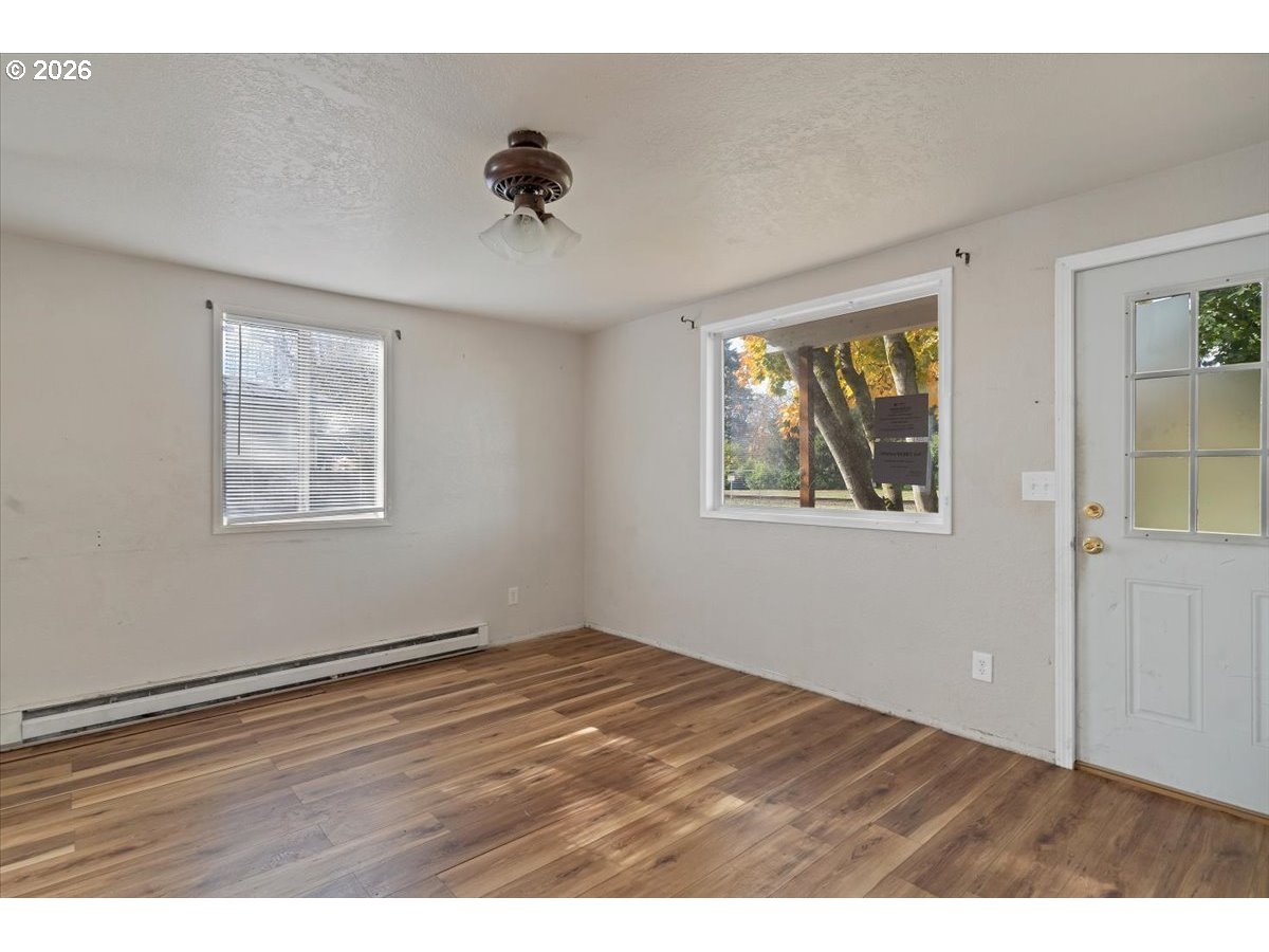 289 South 3rd Street Lebanon, OR 97355 - Photo 7 of 31