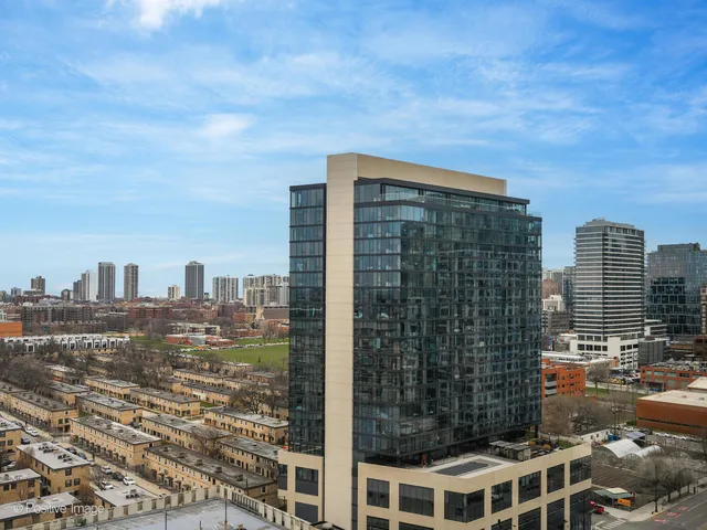$499,000 | 500 West Superior Street, Unit 1202, Chicago, IL 60654