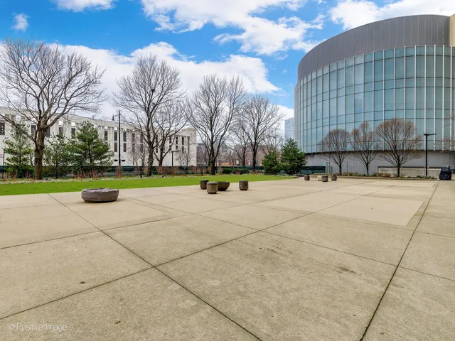 $499,000 | 500 West Superior Street, Unit 1202, Chicago, IL 60654