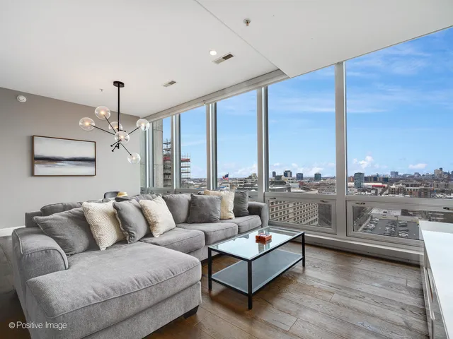 $499,000 | 500 West Superior Street, Unit 1202, Chicago, IL 60654