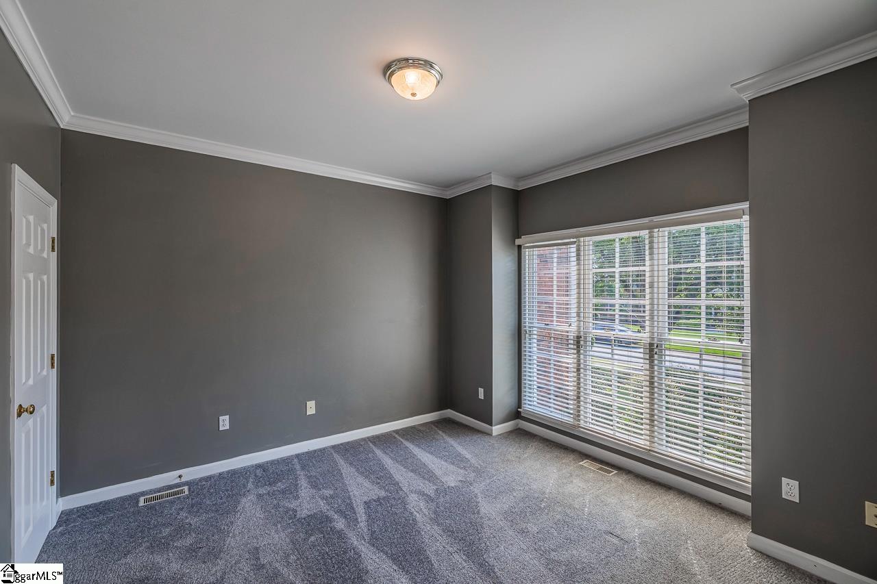 32 English Oak Road Simpsonville, SC 29681 - Photo 5 of 49 Gallery Image 5
