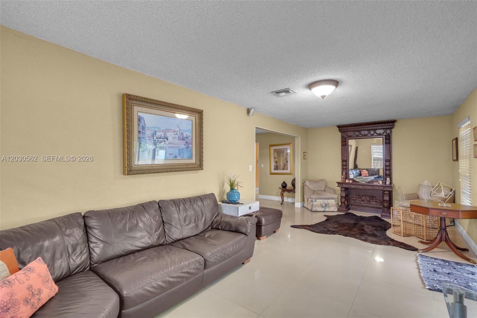 1320 Southwest 84th Avenue Miami, FL 33144 - Photo 11 of 44