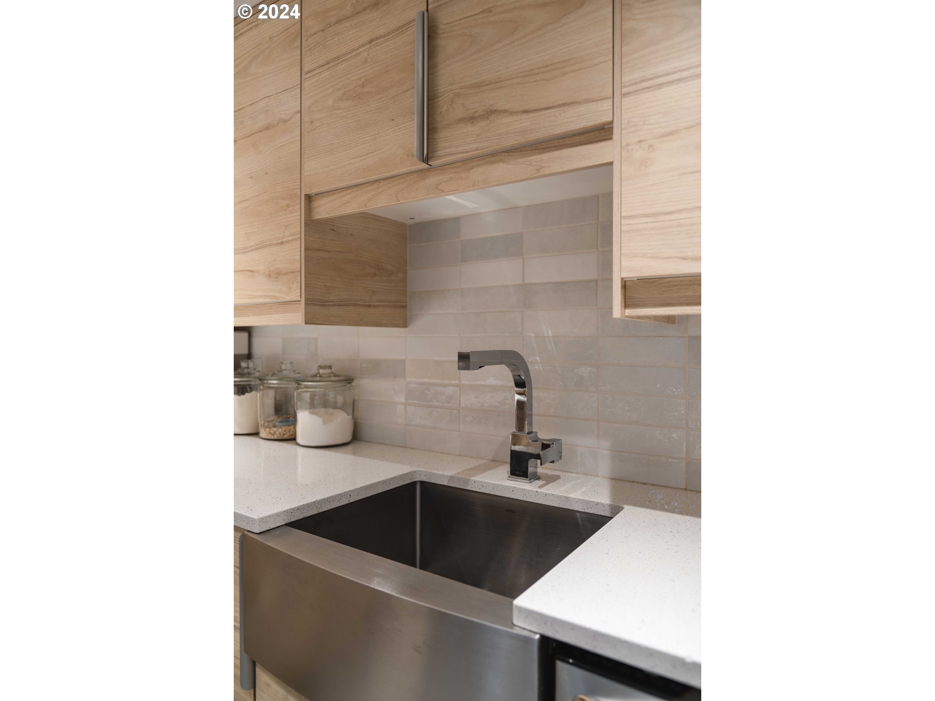 6625 West Burnside Road, Unit 237 Portland, OR 97225 - Photo 6 of 43 Kitchen