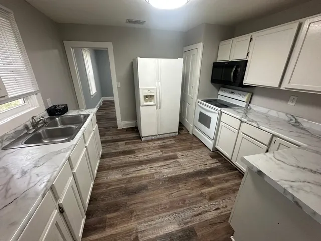 $129,000 | 327 9 1/2 Street South, Sauk Centre, MN 56378