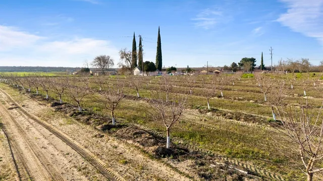 $899,000 | 14926 Peach Avenue, Livingston, CA 95334