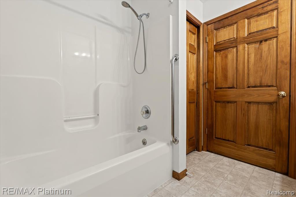 6893 Sanford Road Howell, MI 48855 - Photo 21 of 44
