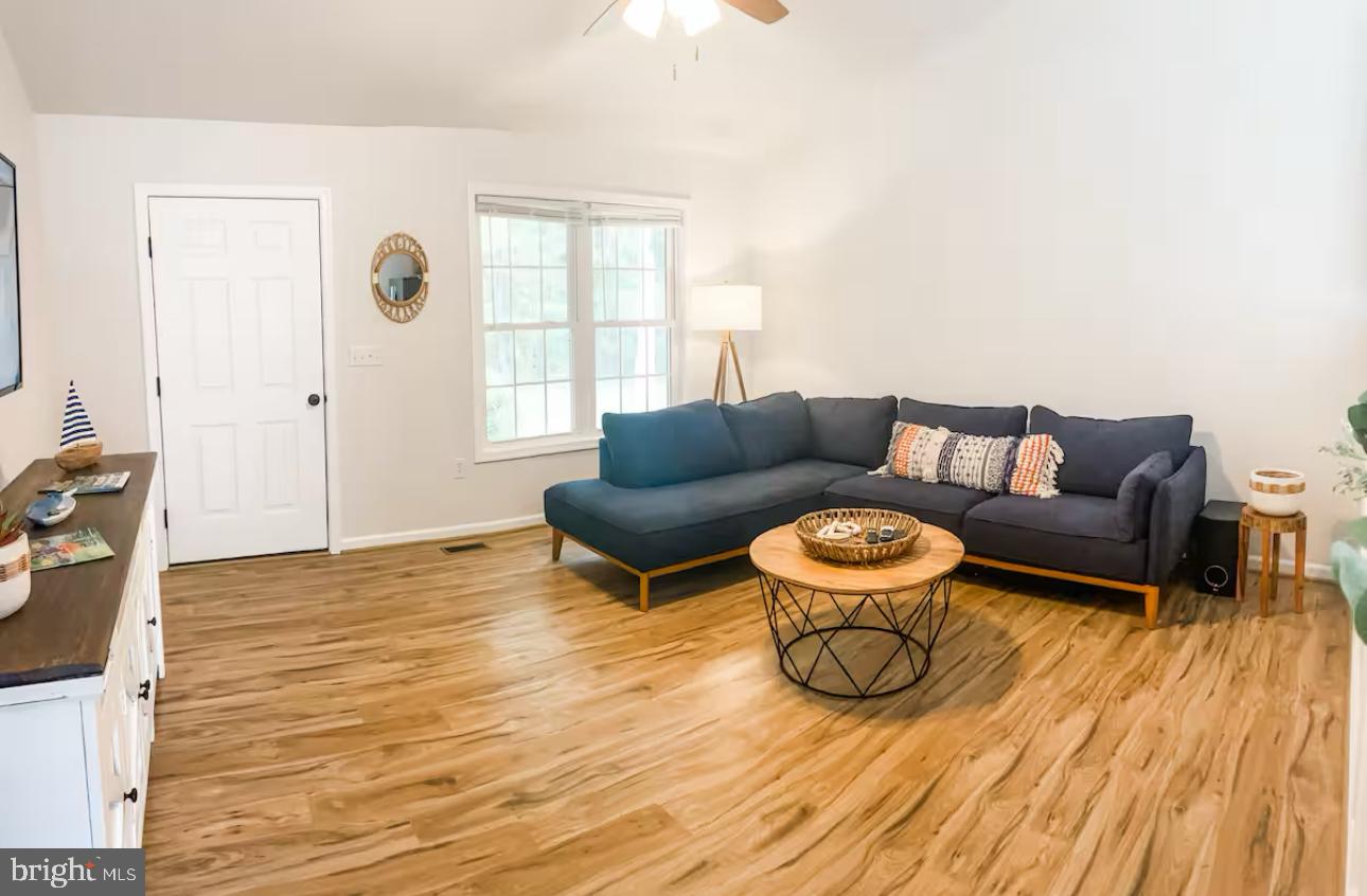 2117 Johnson Road Mineral, VA 23117 - Photo 3 of 29 Living Room