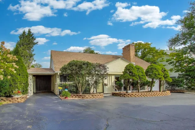 $749,000 | 3226 Sprucewood Road, Wilmette, IL 60091