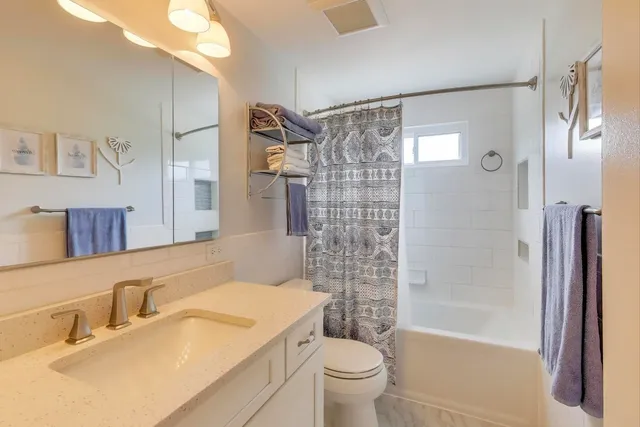 $749,000 | 3226 Sprucewood Road, Wilmette, IL 60091