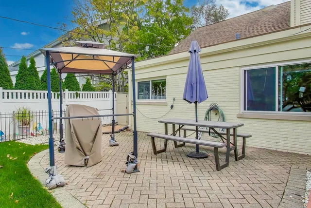 $749,000 | 3226 Sprucewood Road, Wilmette, IL 60091