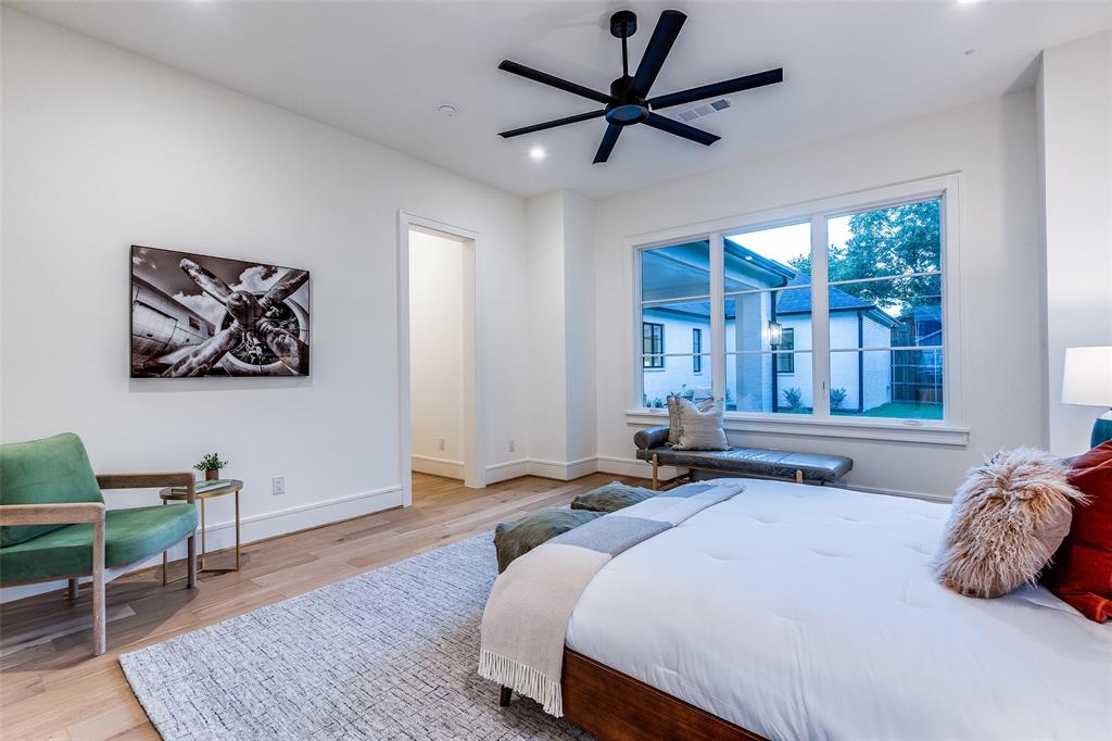 3935 Hawick Lane Dallas, TX 75220 - Photo 13 of 31