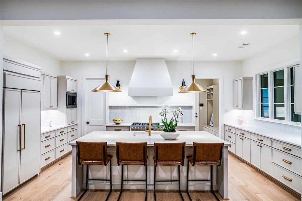 3935 Hawick Lane Dallas, TX 75220 - Photo 8 of 31