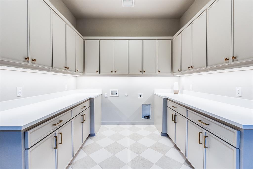 3935 Hawick Lane Dallas, TX 75220 - Photo 10 of 31