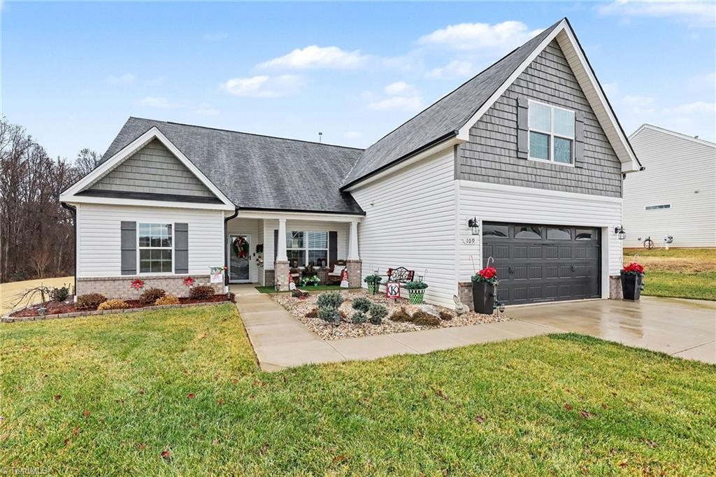 109 Silver Maple Drive King, NC 27021 - Photo 4 of 28