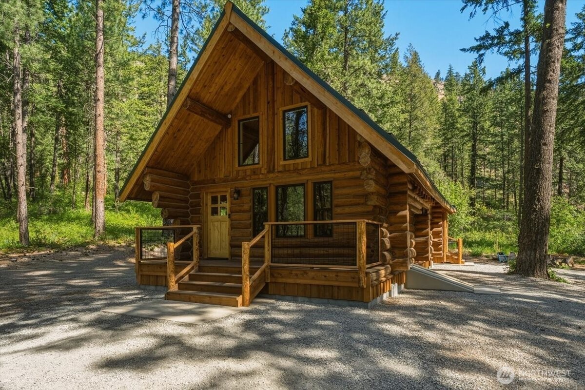 2350 First Crk Road Chelan, WA 98816 - Photo 4 of 39 a view of a house with a yard