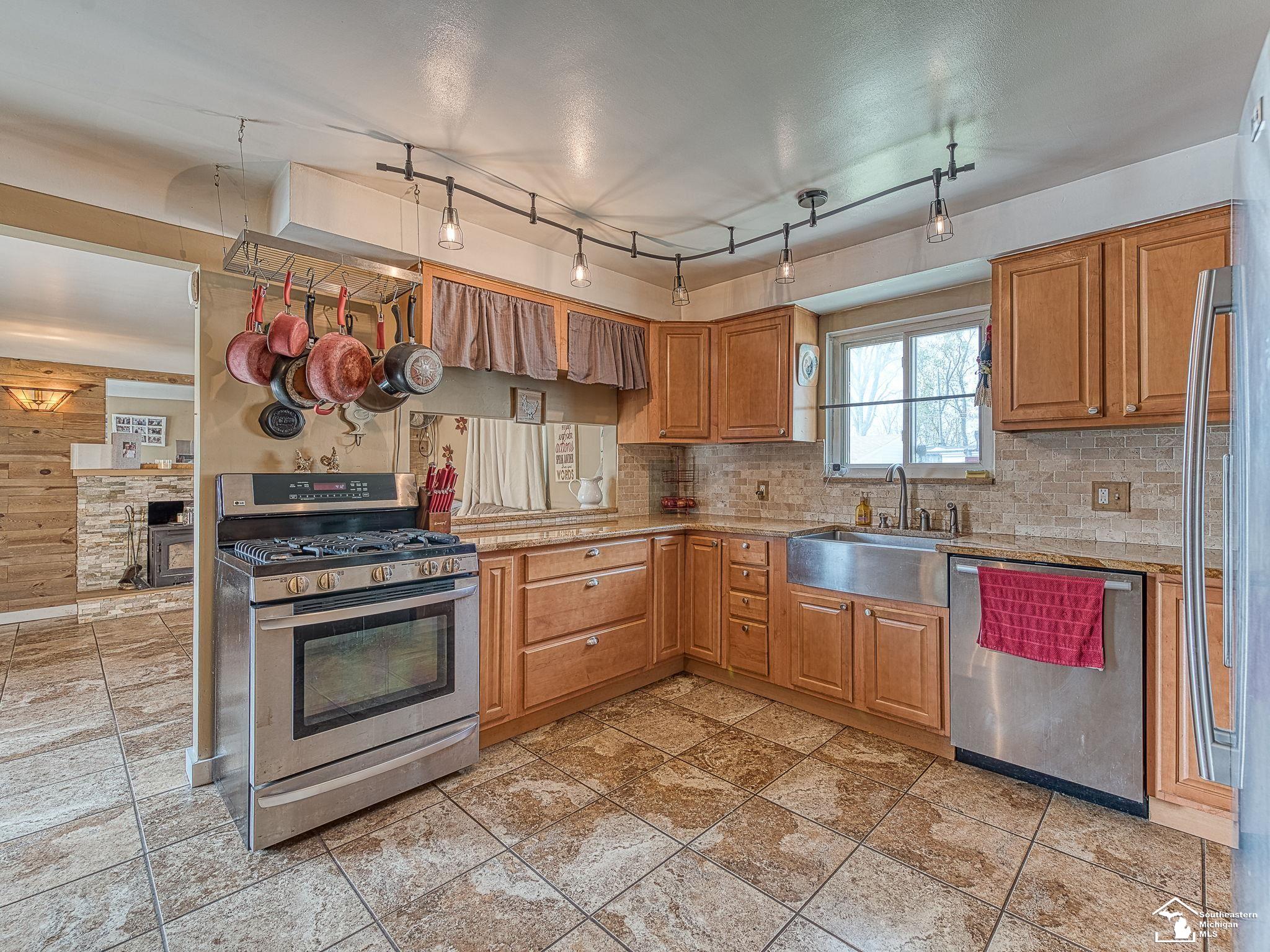 25144 Reeck Road Woodhaven, MI 48183 - Photo 14 of 31