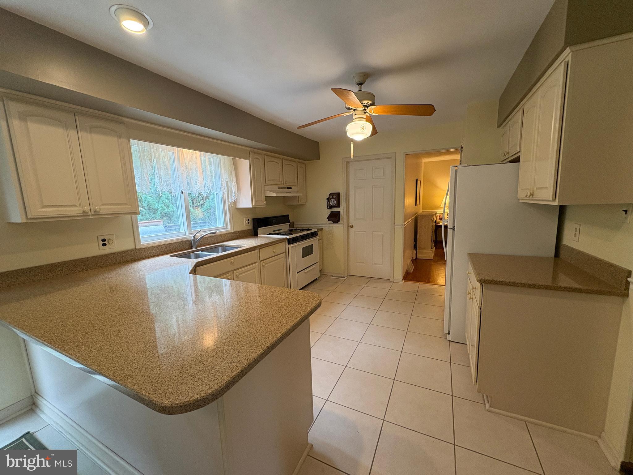 7 Corral Drive Hamilton, NJ 08620 - Photo 8 of 39