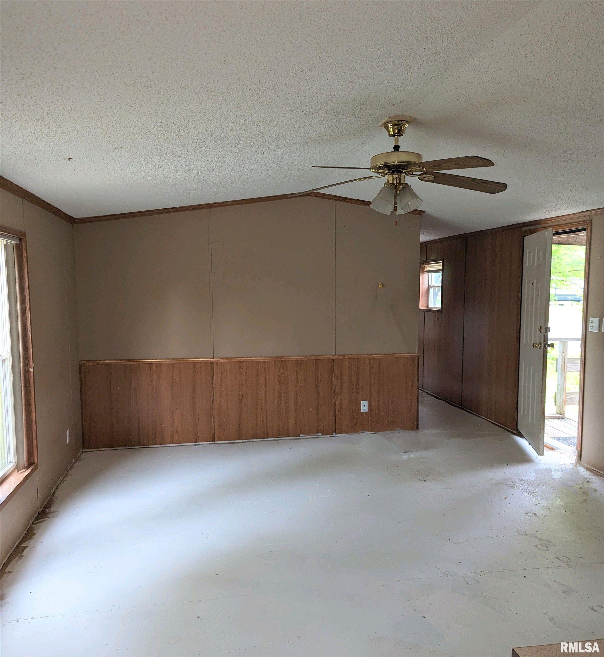 200 Madison Colp, IL 62918 - Photo 3 of 13