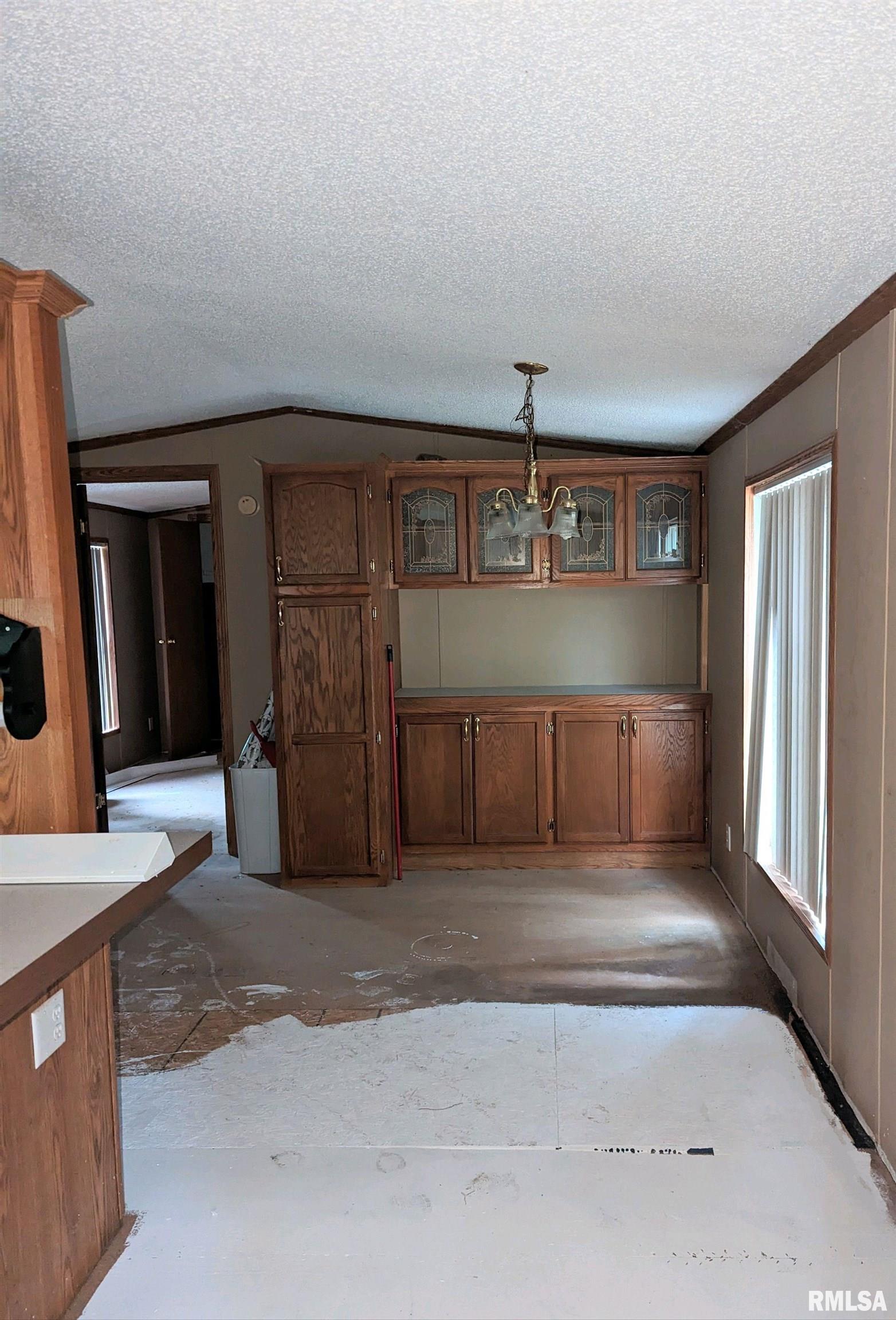 200 Madison Colp, IL 62918 - Photo 4 of 13