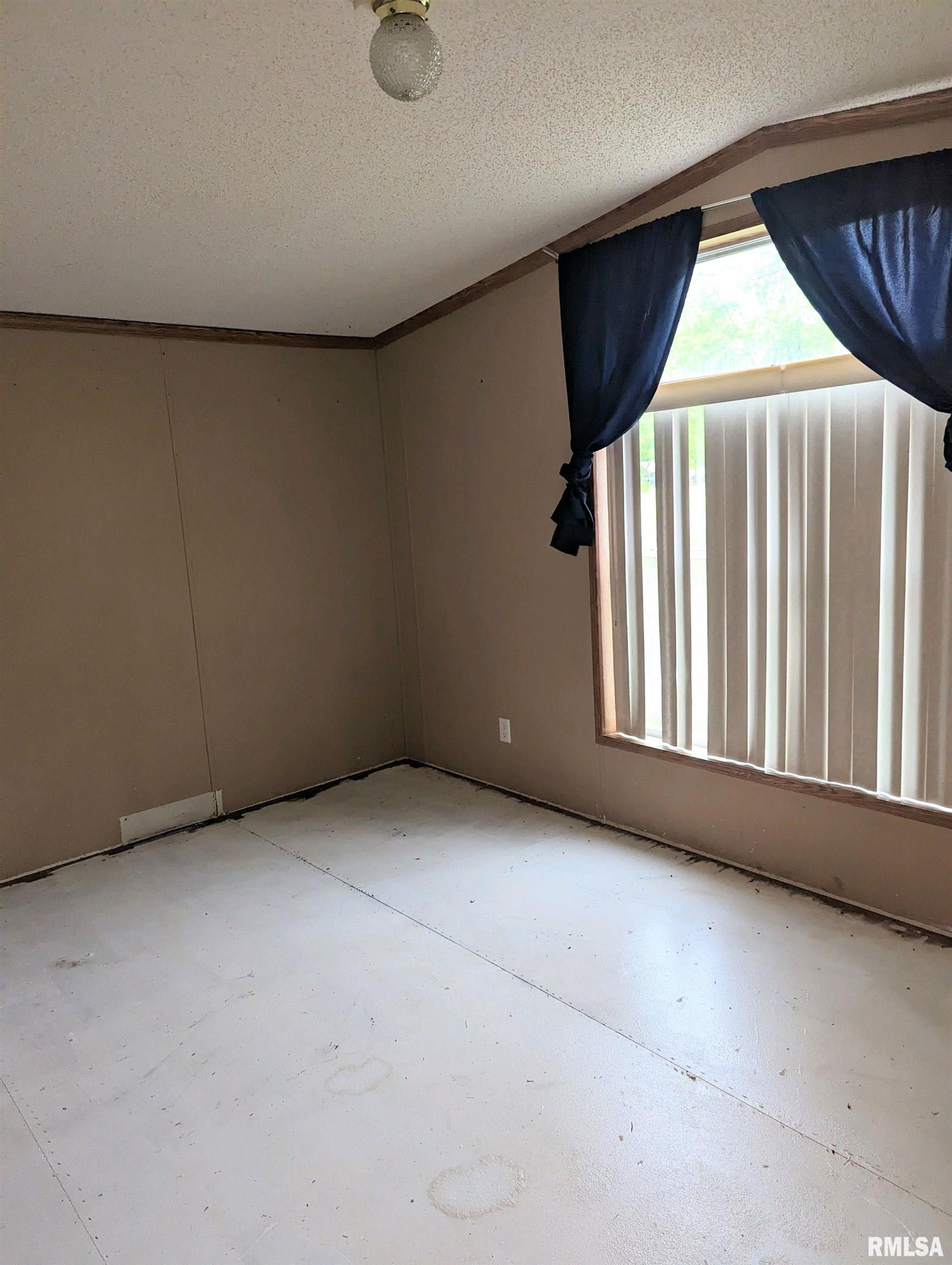 200 Madison Colp, IL 62918 - Photo 8 of 13