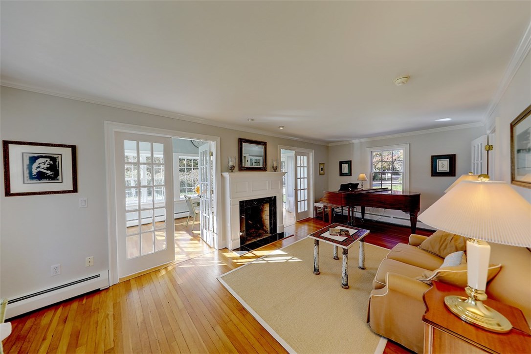 20 Lake Road Narragansett, RI 02882 - Photo 14 of 45