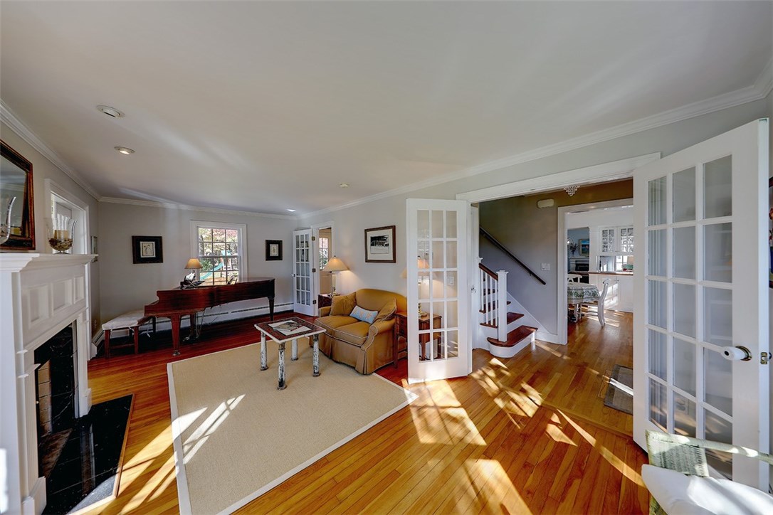 20 Lake Road Narragansett, RI 02882 - Photo 16 of 45