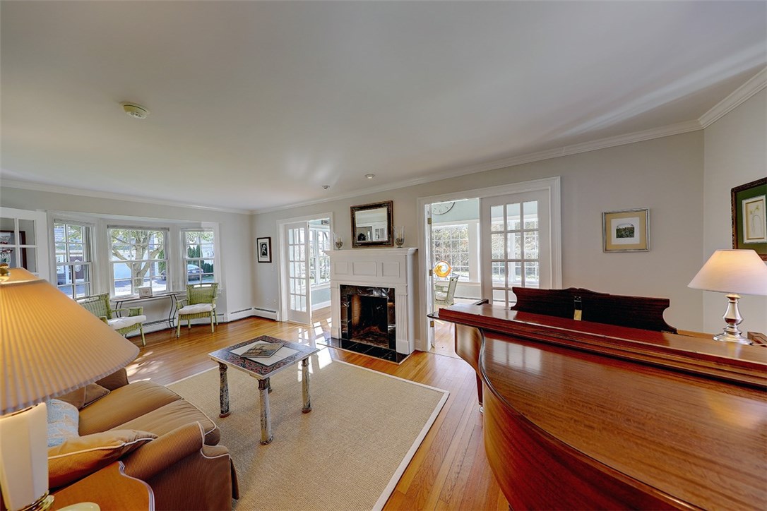 20 Lake Road Narragansett, RI 02882 - Photo 17 of 45