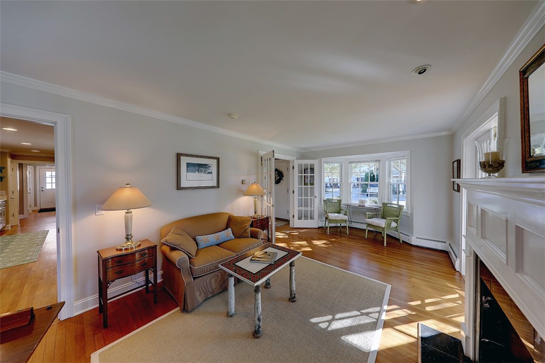 20 Lake Road Narragansett, RI 02882 - Photo 18 of 45