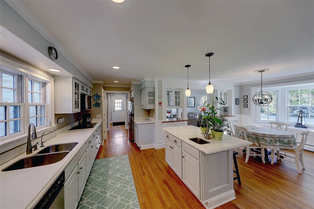 20 Lake Road Narragansett, RI 02882 - Photo 22 of 45